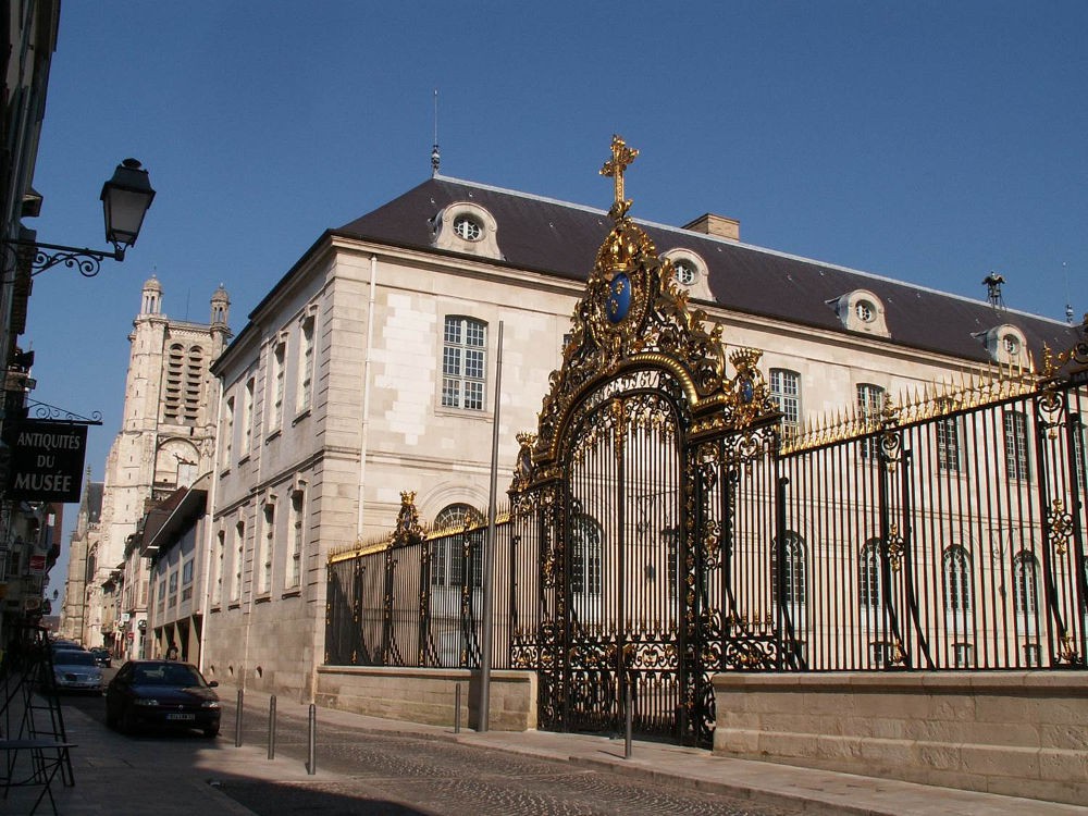 www.ccportesdupaysdothe.fr